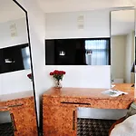 423 W Pieciogwiazdkowym Royal Tulip Plaza 200 M Dobruk Apartmán *