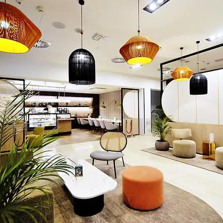 423 W Pieciogwiazdkowym Royal Tulip Plaza 200 M Dobruk