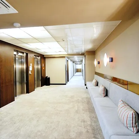423 W Pieciogwiazdkowym Royal Tulip Plaza 200 M Dobruk Apartman *