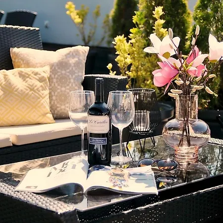 423 W Pieciogwiazdkowym Royal Tulip Plaza 200 M Dobruk Apartman *