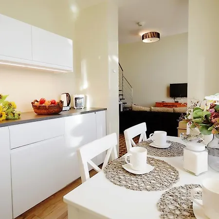 アパート 423 W Pieciogwiazdkowym Royal Tulip Plaza 200 M Dobruk コウォブジェク